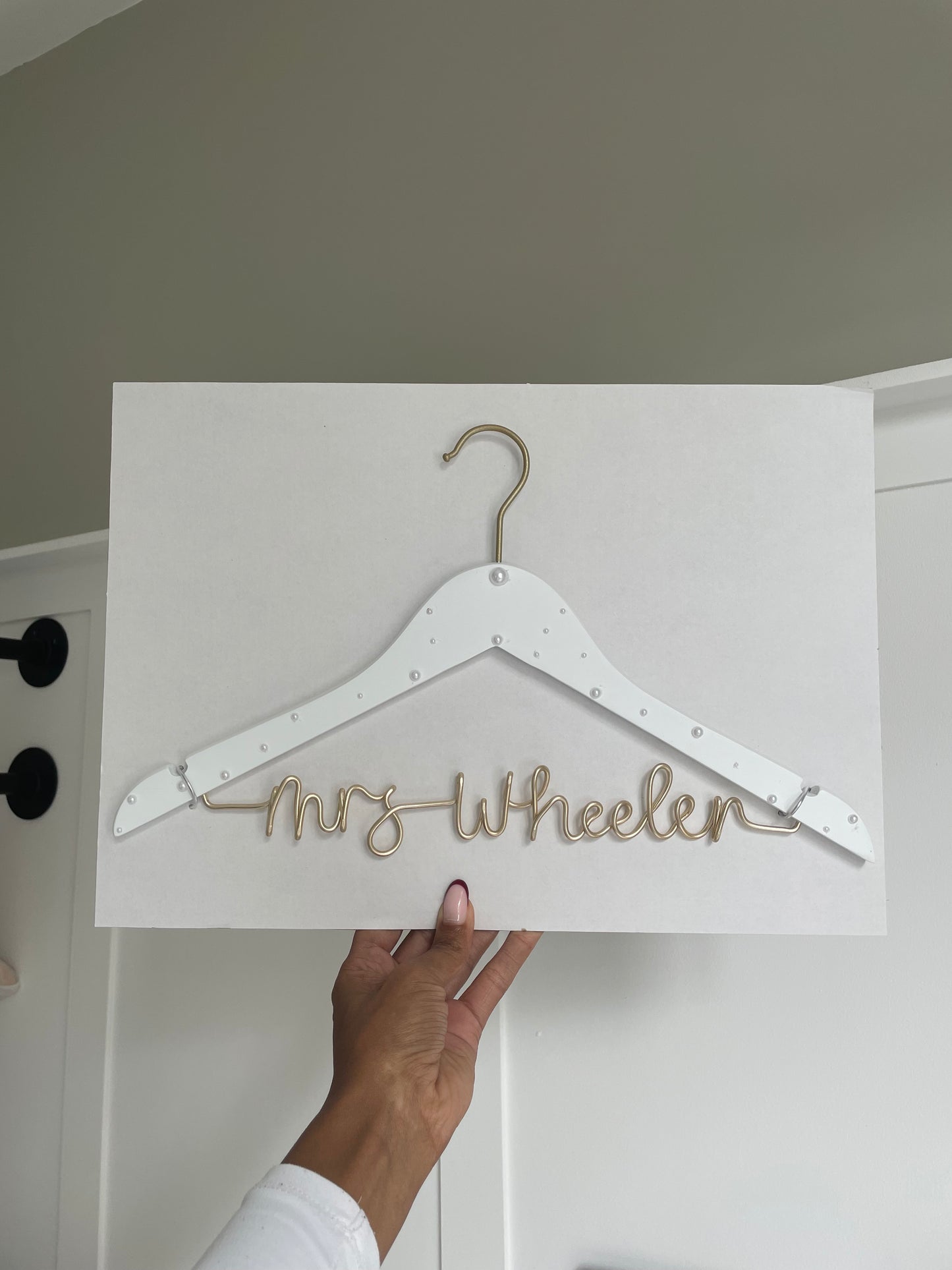 Pearl Bridal Hanger